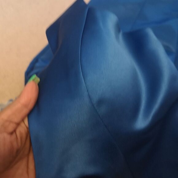 Bride's Mermaid Gown Plunging Neckline Royal Blue Size 8 - Picture 16 of 16